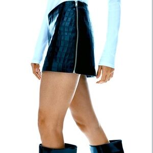 H&M Crocodile embossed faux black leather mini skirt- sz 0